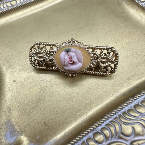 Vintage Victorian Gold Tone Filigree Rose Bar Brooch Pin - Picture 2 of 4